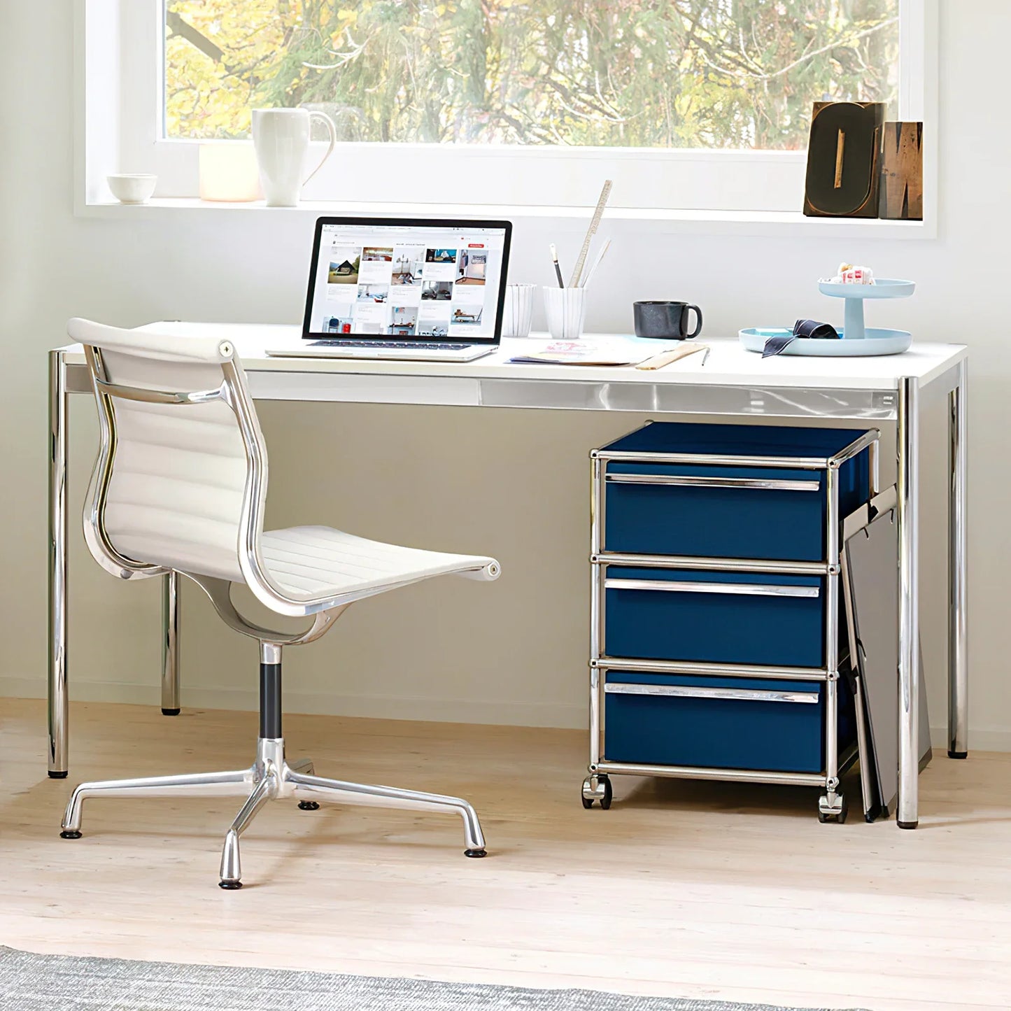 Arthia Designs - USM Haller Modern Table Office Desk - Review