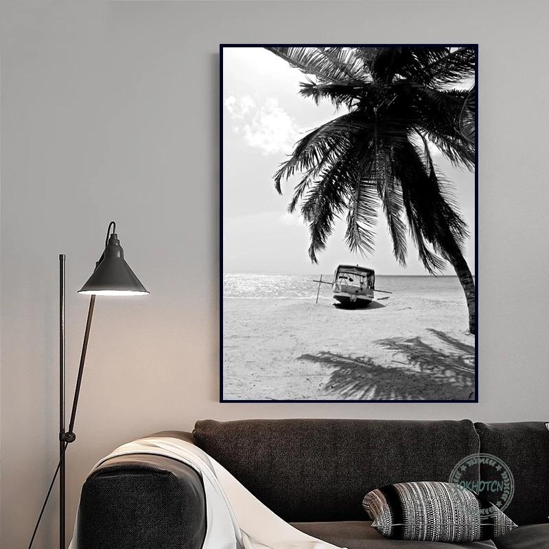 Arthia Designs - Black White Tropical Beach Canvas Art - Review