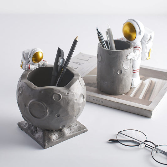 Arthia Designs - Moon Astronaut Pen Holder - Review