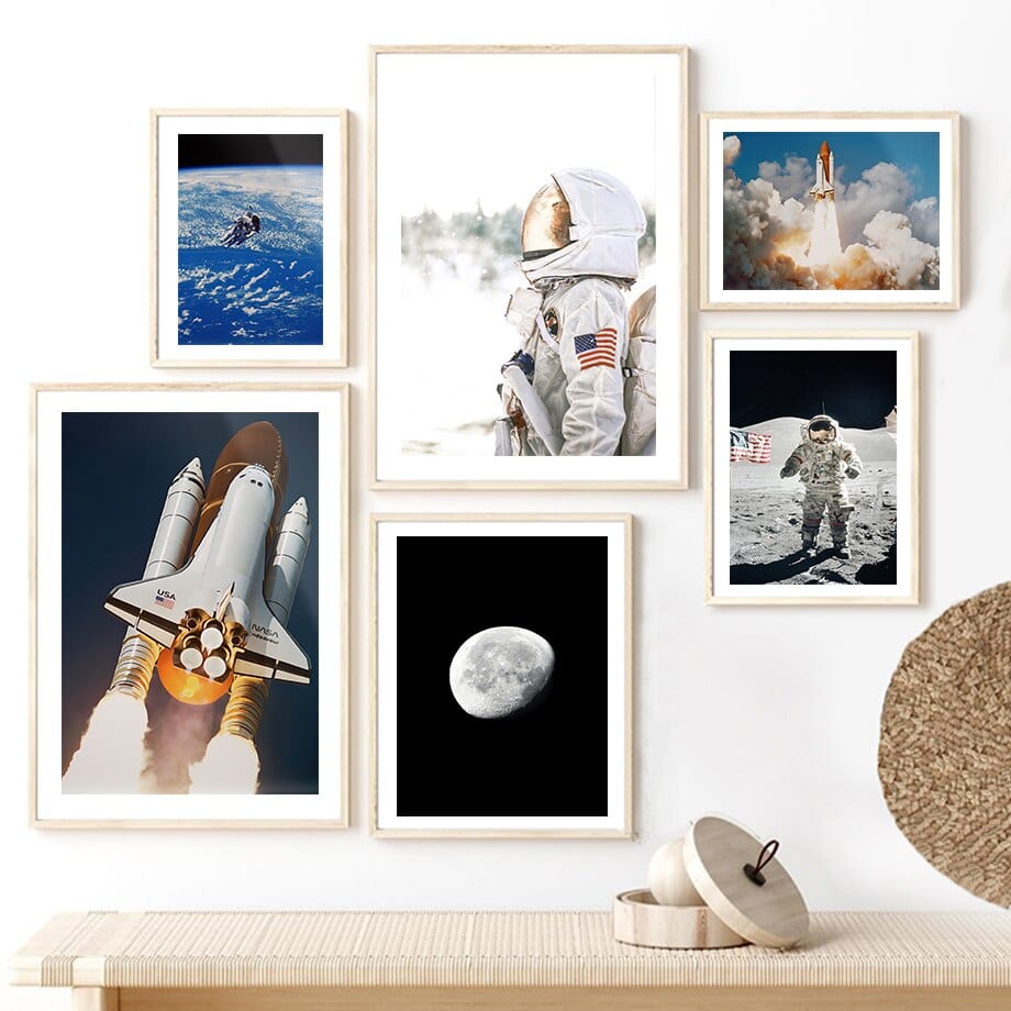 Arthia Designs - Astronaut Goes To Space Canvas Art - Review