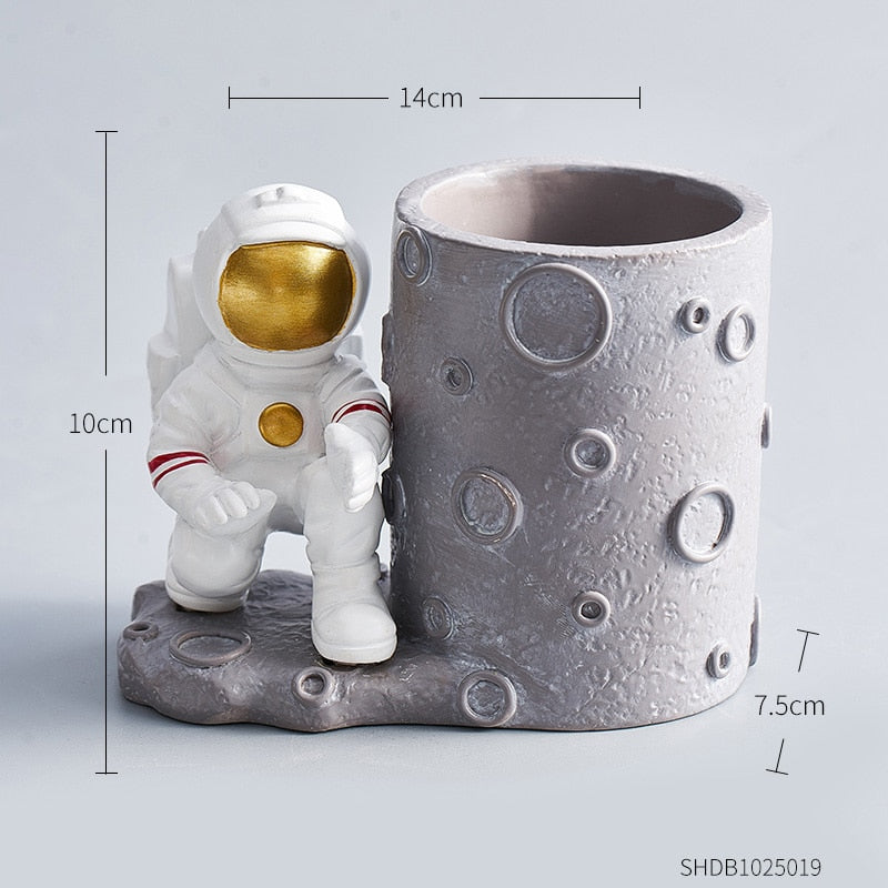 Arthia Designs - Moon Astronaut Pen Holder - Review