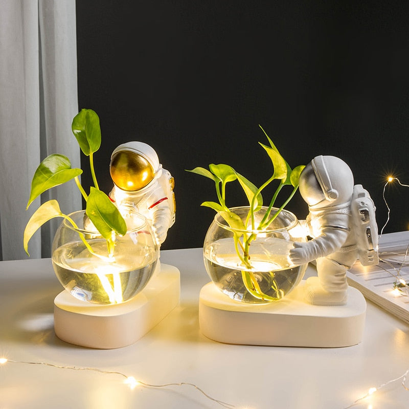 Arthia Designs - Astronaut Glowing Flower Pots - Review