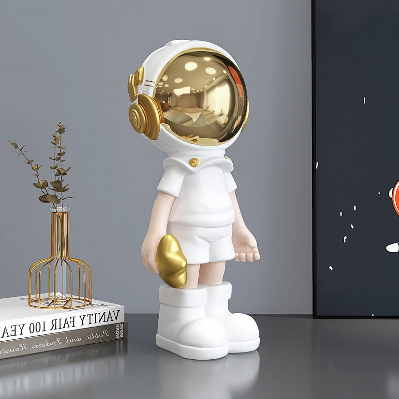 Arthia Designs - Mini Astronaut Holding Star Figurine - Review